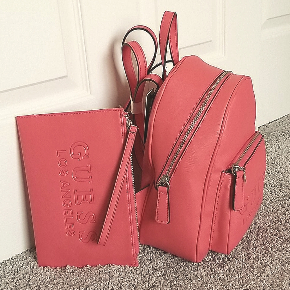 NWT-GUESS RODNEY PASSION BACKPACK/WRISTLET - Picture 2 of 11